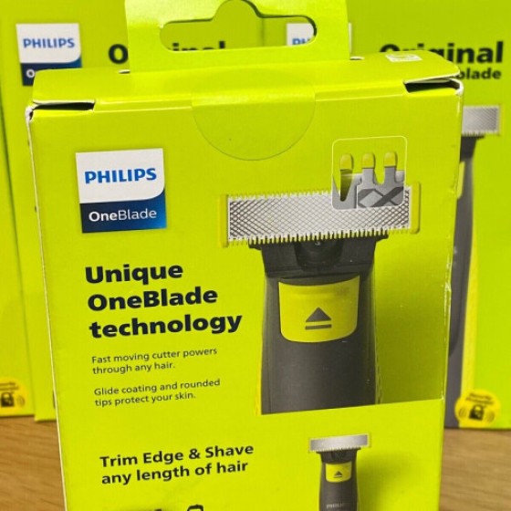 Philips OneBlade Kit Perawatan 5-in-1 – Alat Cukur/Trimmer/Sisir Nirkabel Asli